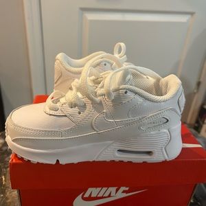 Childrens NWOT Nike Air Max 90 LTR. NWOT